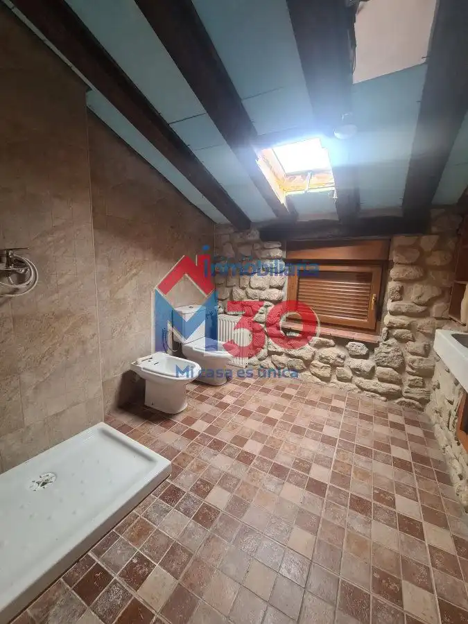 Houses for sale in Miranda de Ebro  with Heating