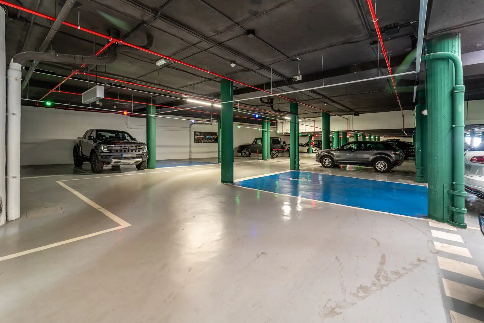 Parking de Local en venta en Nueva Andalucía