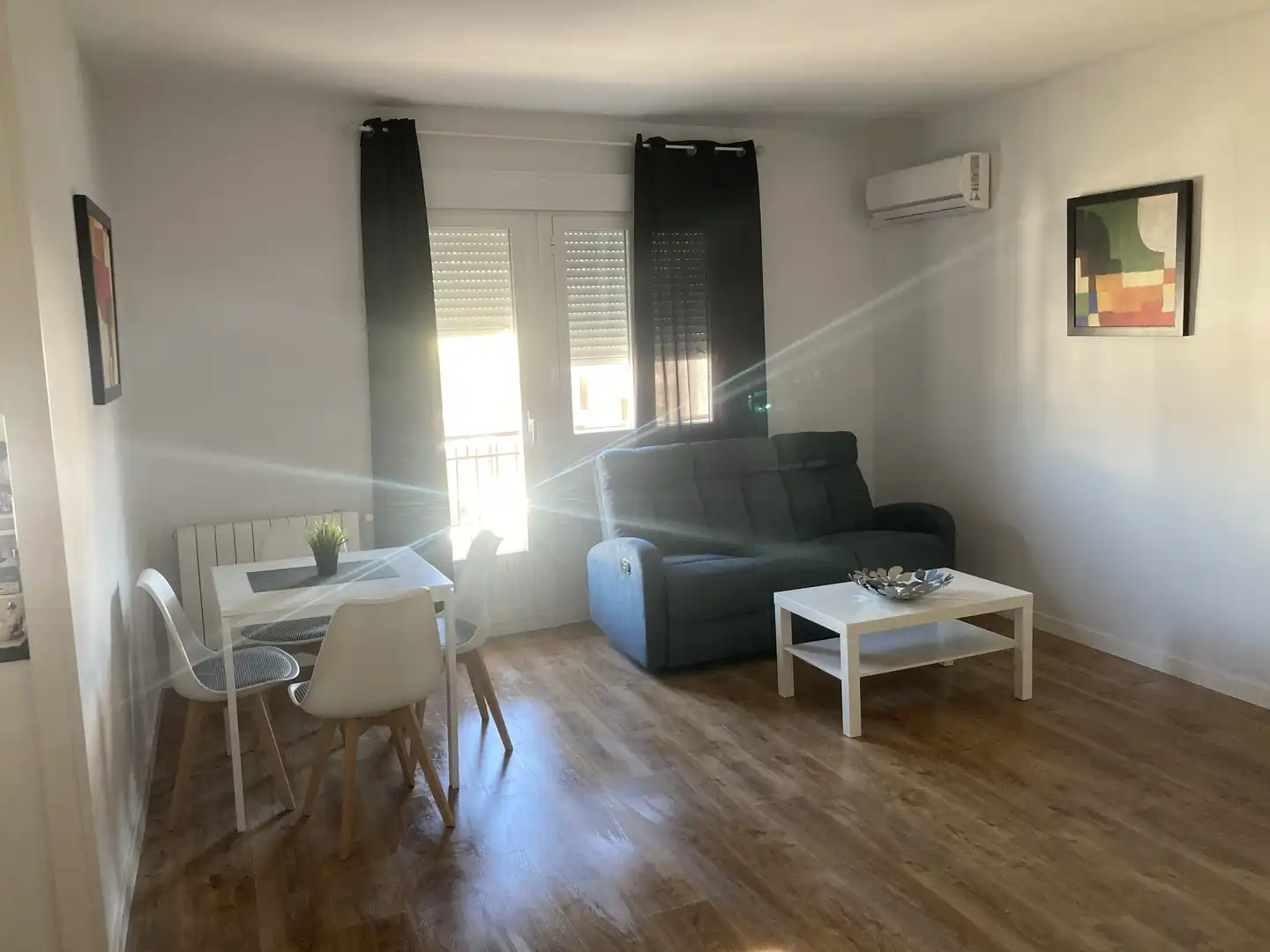 Sala d'estar de Casa adosada de lloguer en Peraleda de la Mata amb Aire condicionat, Parquet i Terrassa