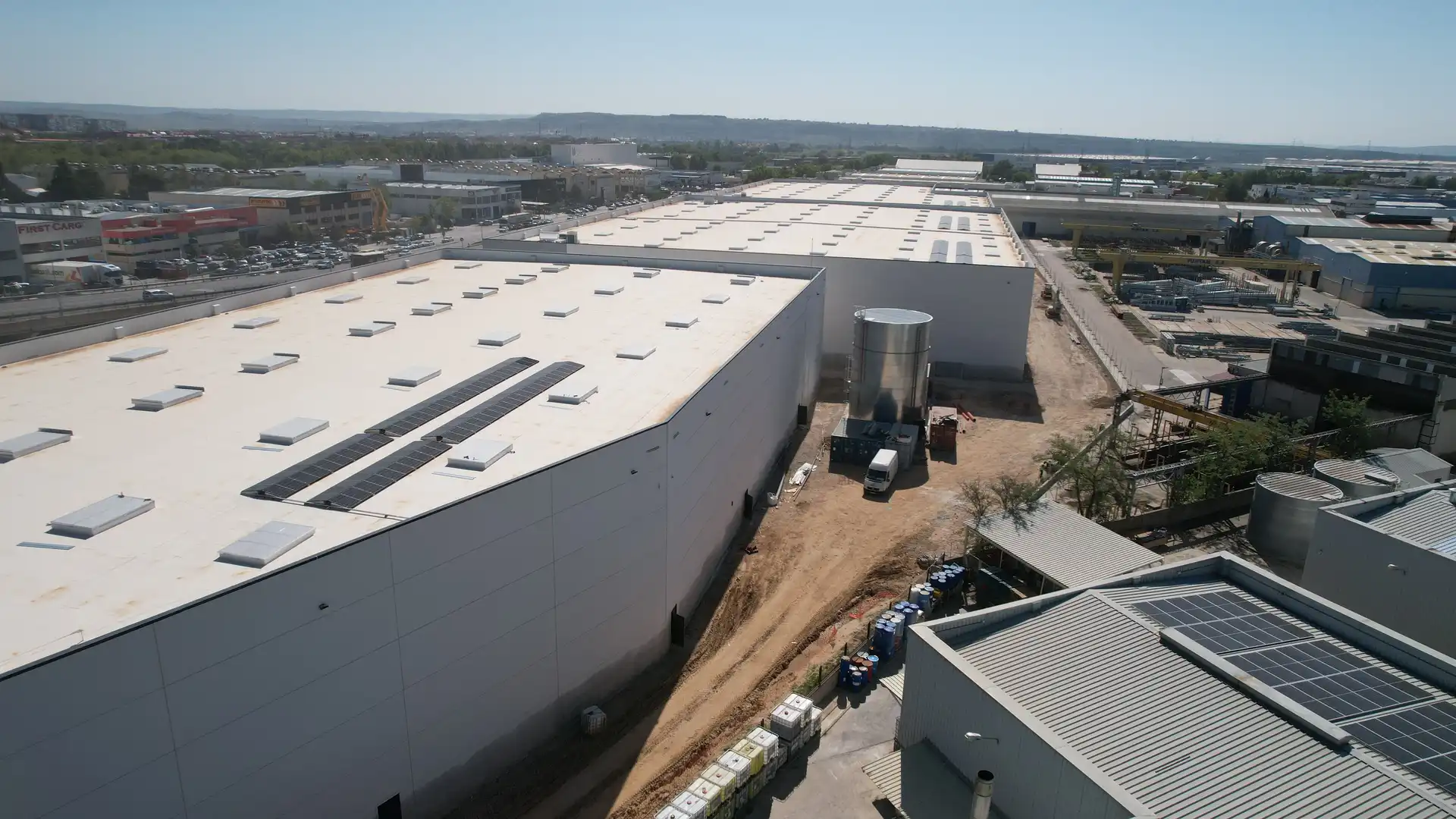 Außenansicht von Fabrikhallen zur Miete in Torrejón de Ardoz