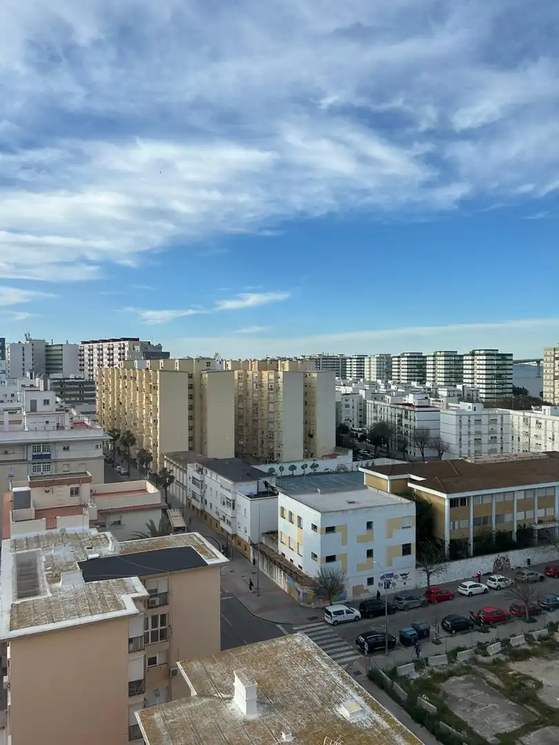 Vista exterior de Piso en venta en Cádiz
