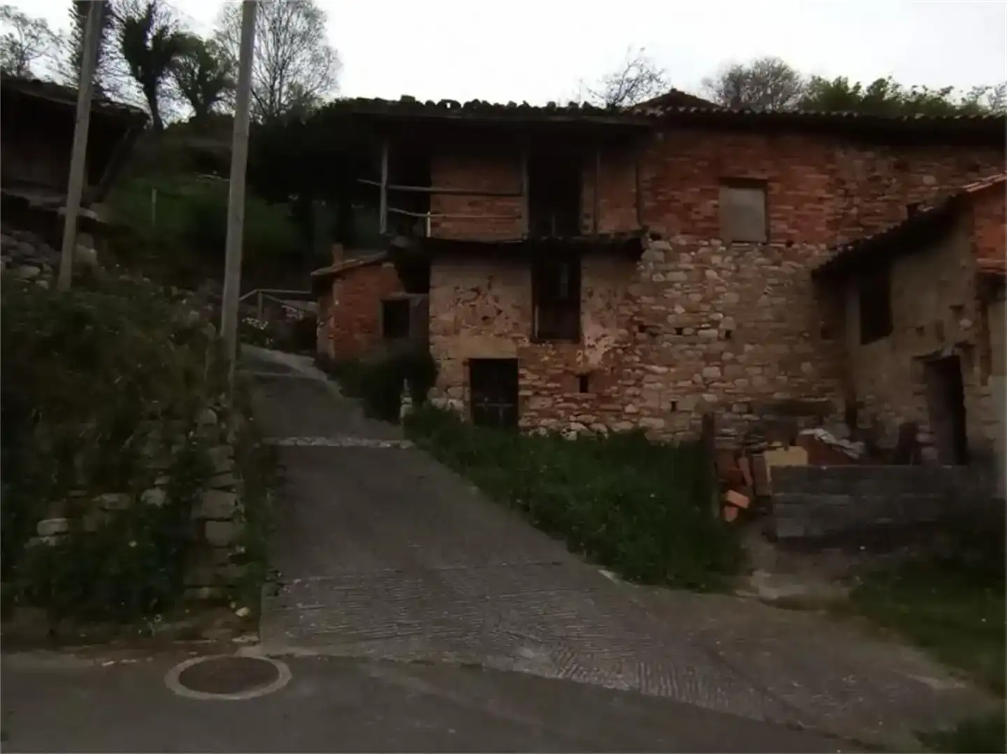 Exterior view of Detached homes for sale in Morcín  with Balcony