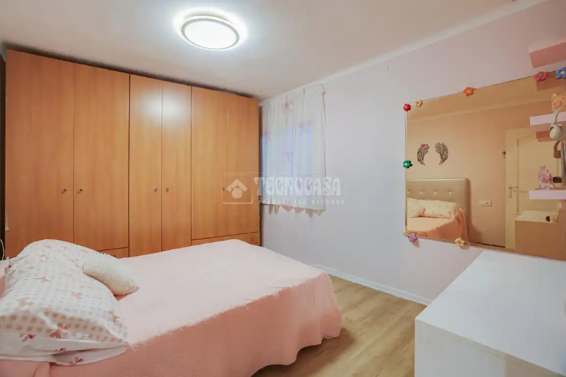 Dormitori de Pis en venda en Sant Feliu de Llobregat amb Calefacció