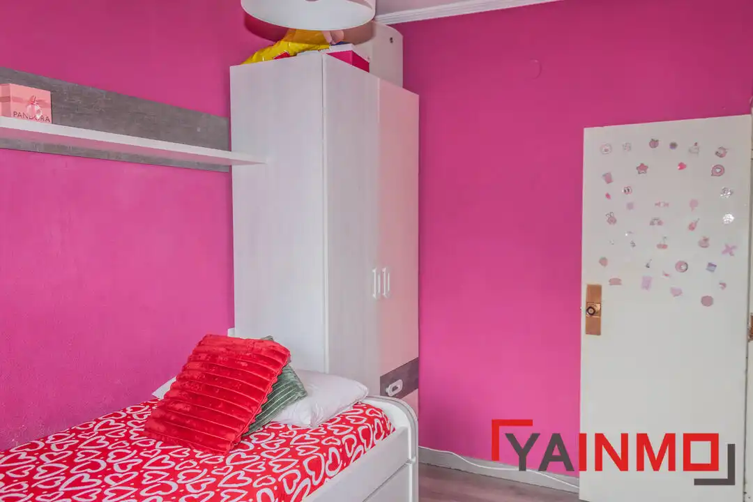 Bedroom of Flat for sale in Ariznabarra