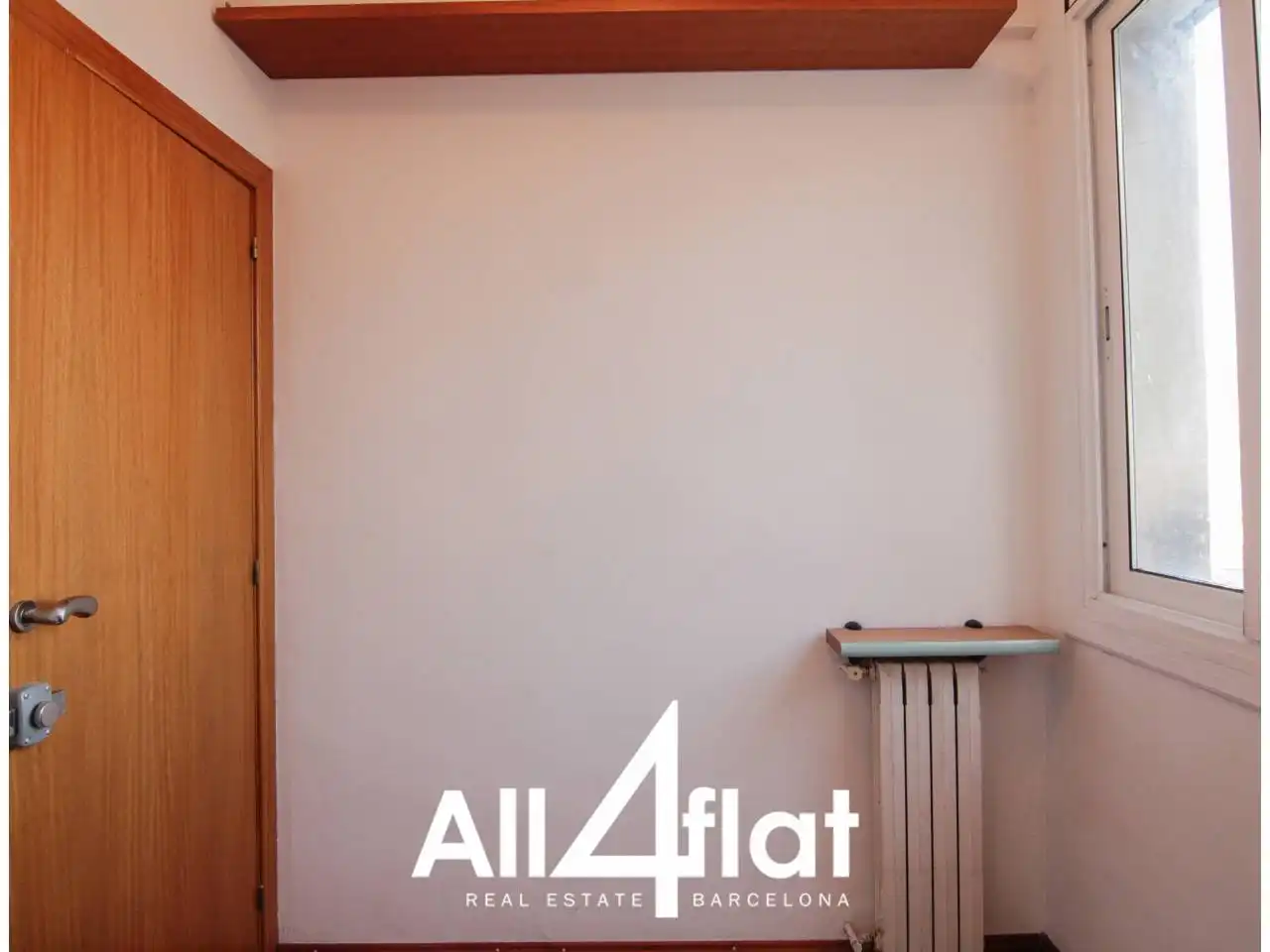 Schlafzimmer von Dachboden zur Miete in Barcelona mit Klimaanlage, Parkett und Terrasse