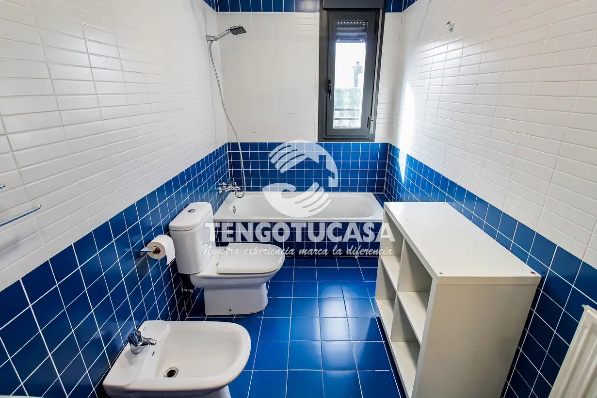 Bathroom of Detached homes for rent in Madrid  with Air Conditioner, Heating and Private garden