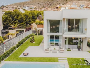 Villa avec piscine à vendre à Golf Bahía