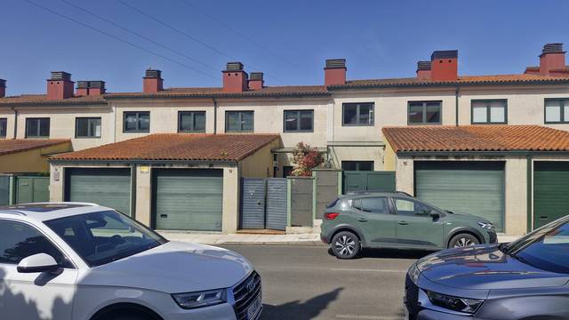 Casa-chalet en Venta en Estrada Casal, -1 en Parroquias de Santiago