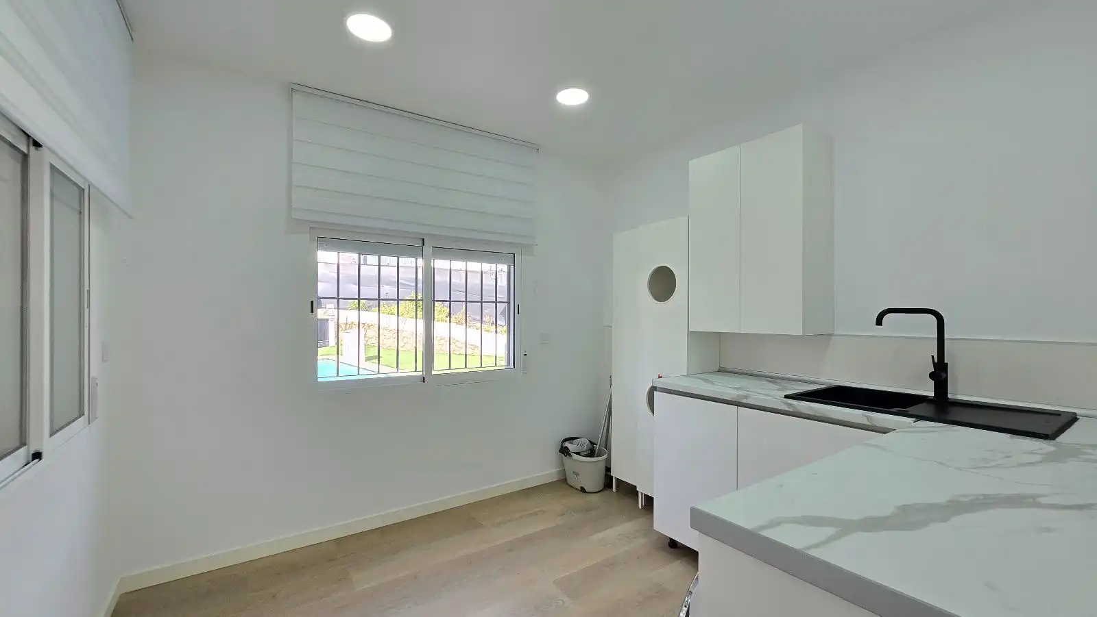 Cuina de Casa o xalet en venda en Torremolinos amb Aire condicionat, Terrassa i Traster