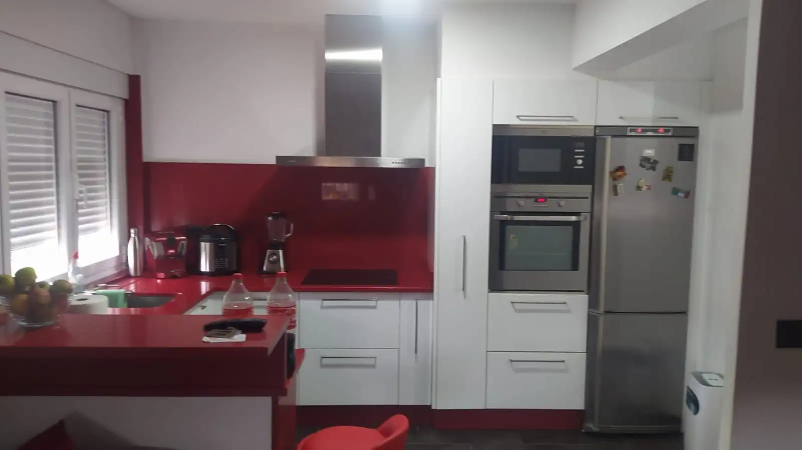 Cuina de Casa o xalet en venda en Cee amb Calefacció, Parquet i Moblat