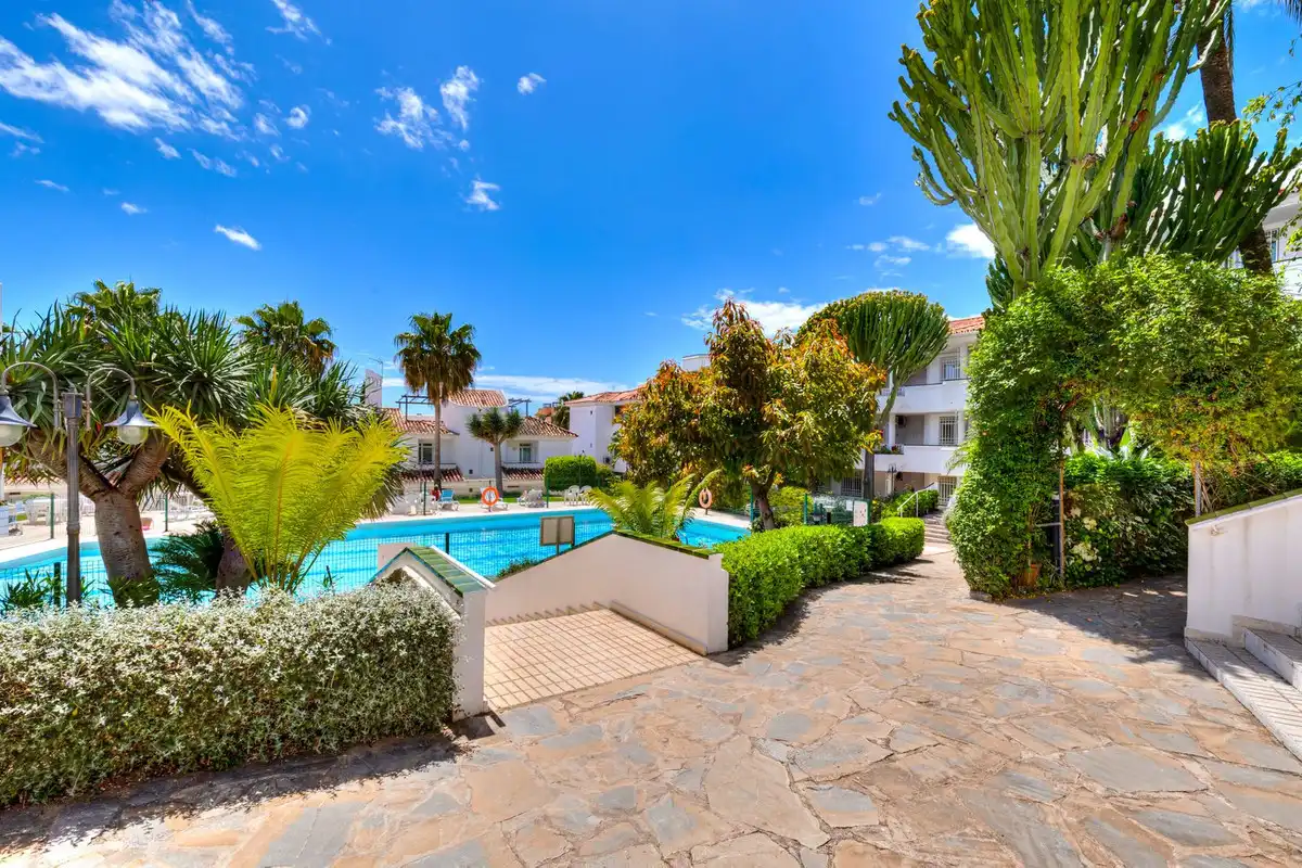 Piscina de Apartamento en venta en Fuengirola con Terraza, Piscina y Amueblado