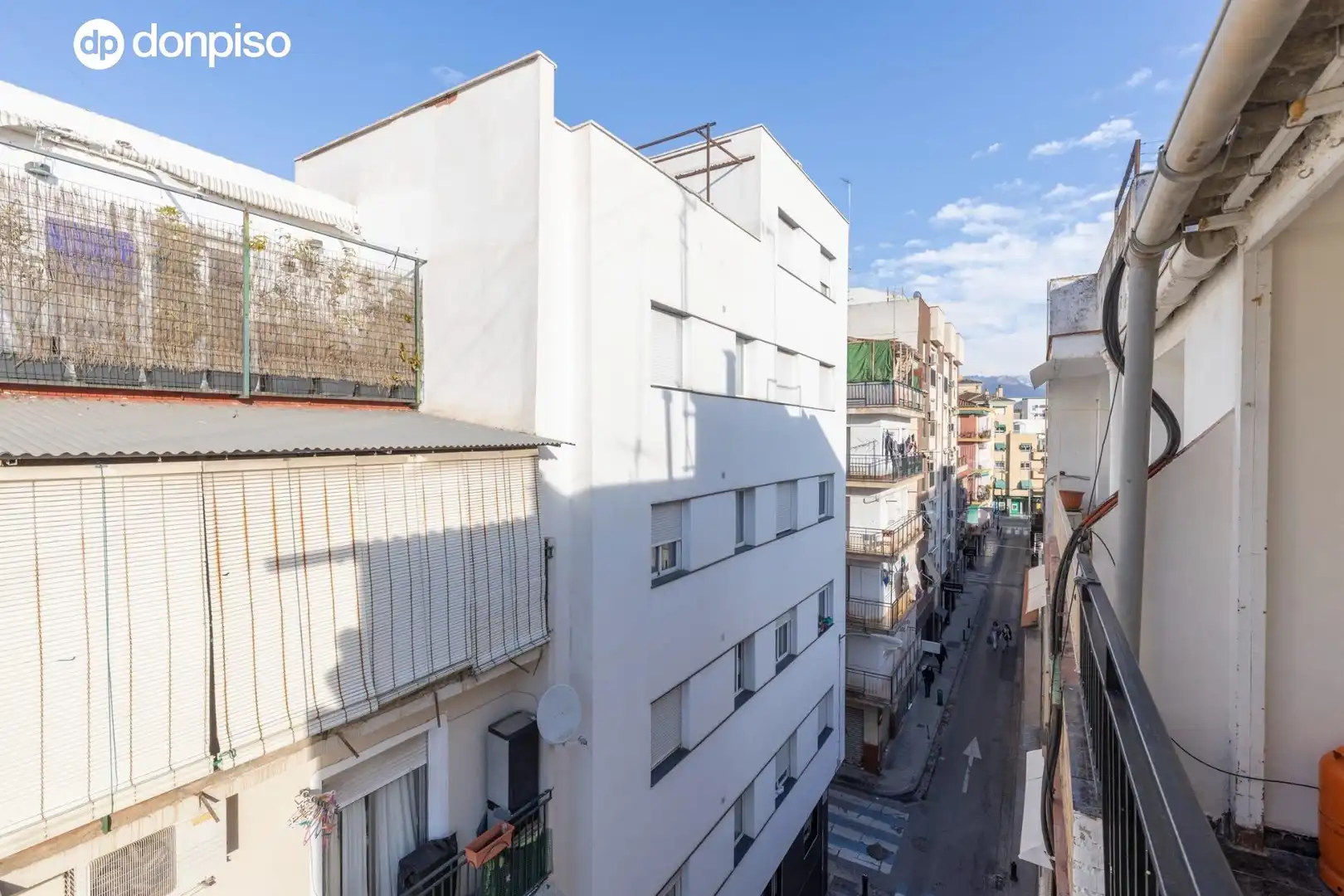 Vista exterior de Piso en venta en Granada con Aire acondicionado, Terraza y Balcón