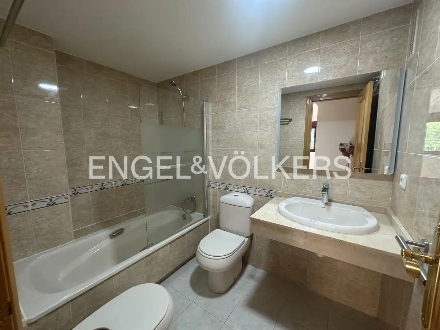 Badezimmer von Wohnung zur Miete in Valencia mit Klimaanlage, Heizung und Privatgarten