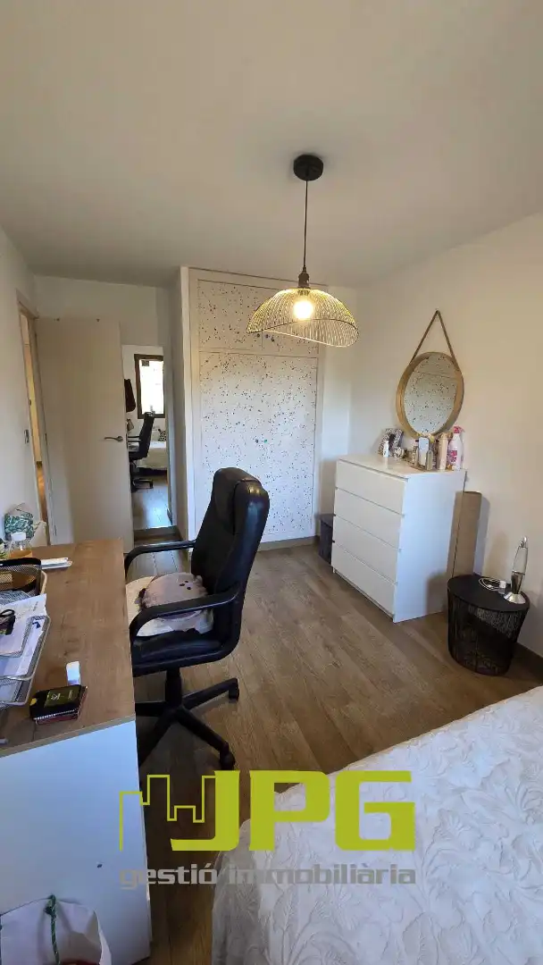 Habitación de Casa adosada en venta en Sant Joan d'Alacant con Aire acondicionado, Calefacción y Jardín privado