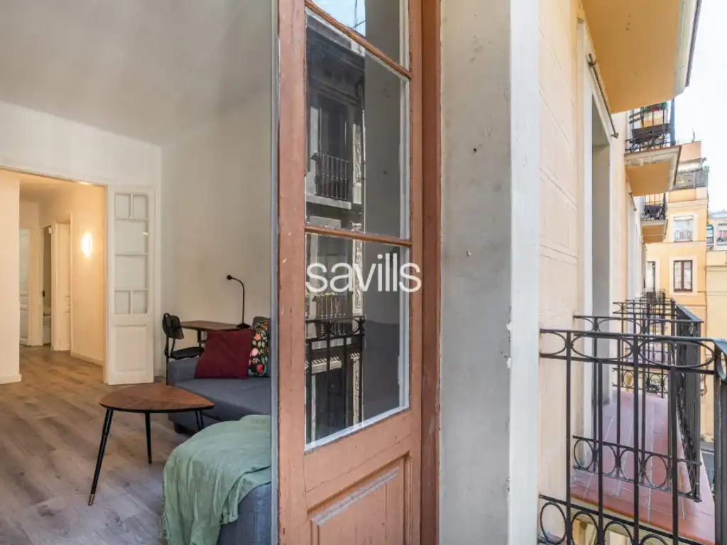 Schlafzimmer von Wohnungen zum Verkauf in Barcelona mit Möbliert und Balkon