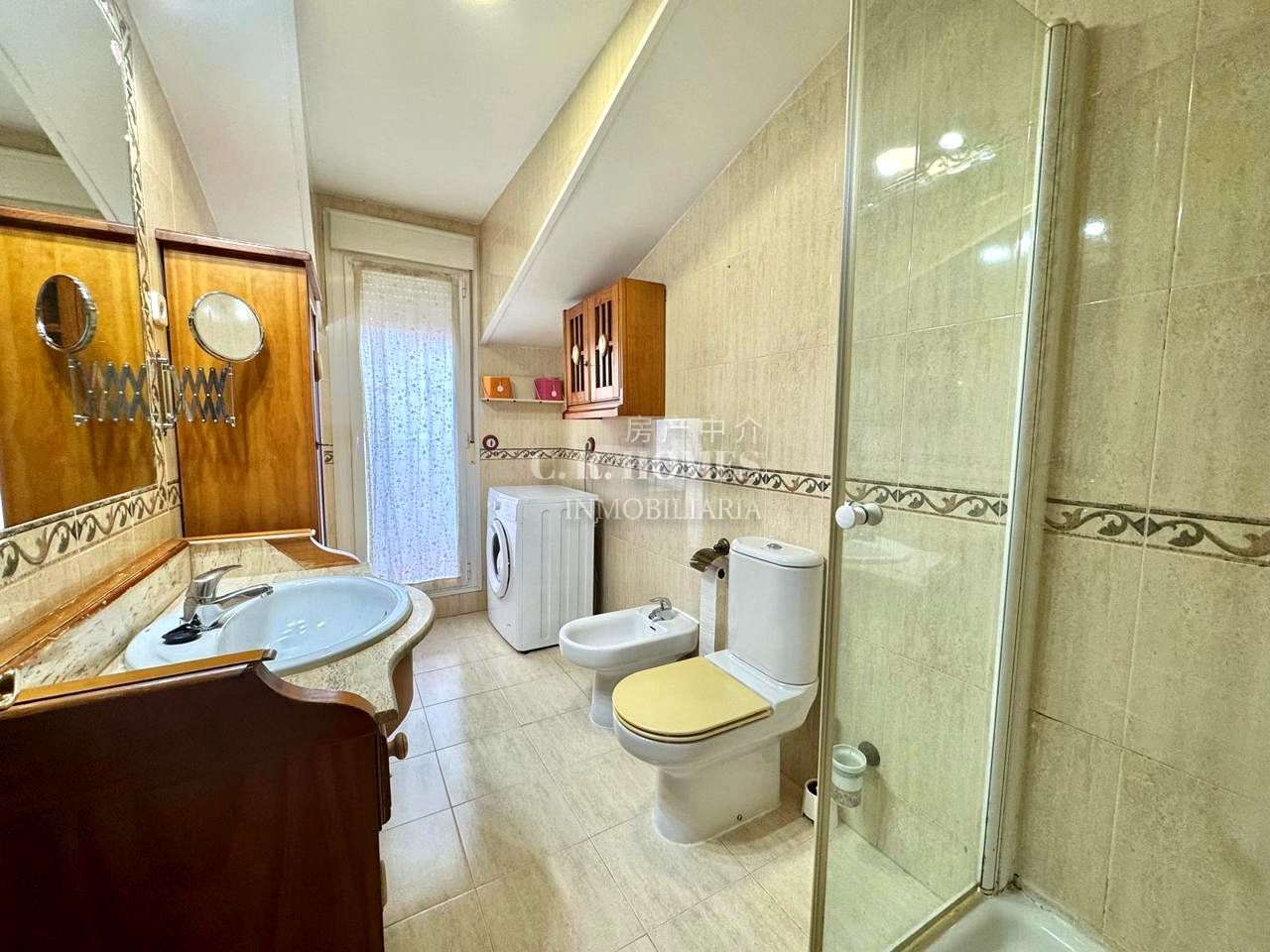 Bathroom of Duplex for sale in Leganés  with Air Conditioner, Heating and Terrace