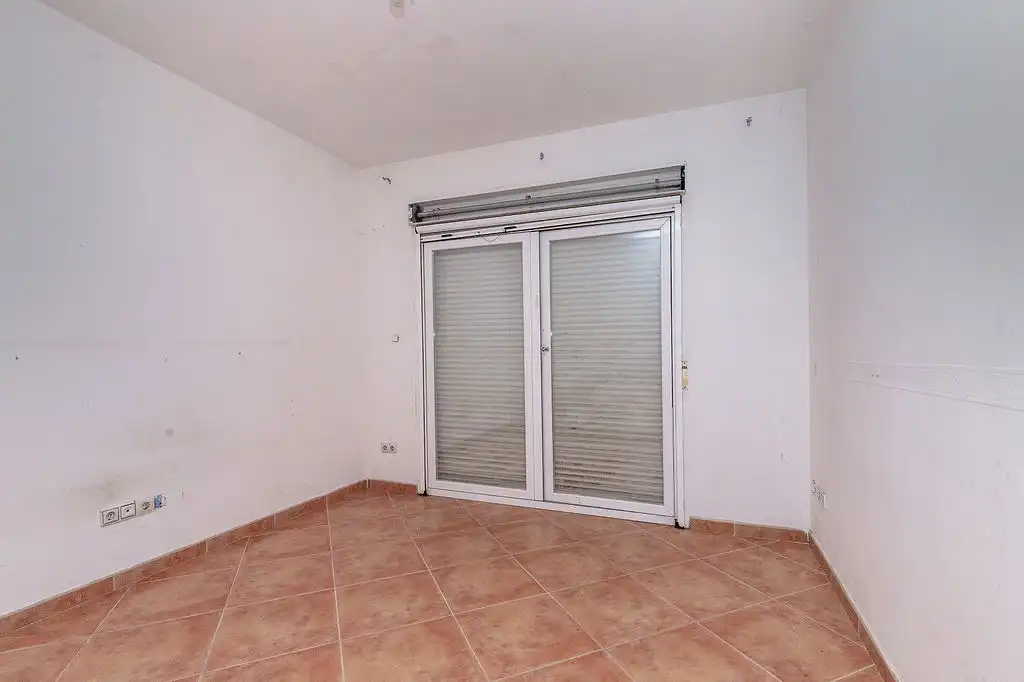 Casa aparellada amb piscina en venda a C/ Veguilla, imagen 13
