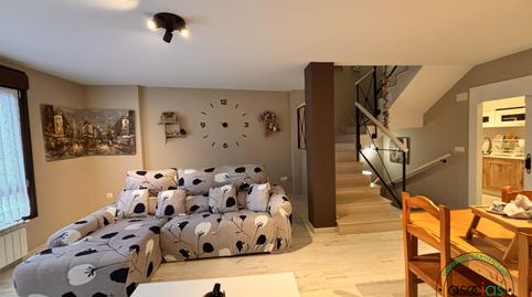 Foto 2 de Casa adosada en venta en Mieres - al Requejado, Santa Marina - Polígono, Mieres (Asturias)