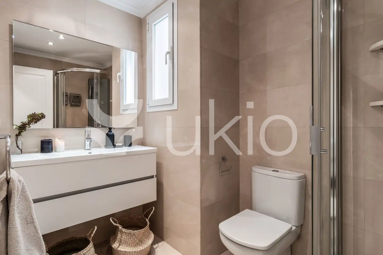 Baño de Apartamento de alquiler en Madrid con Aire acondicionado, Calefacción y Terraza