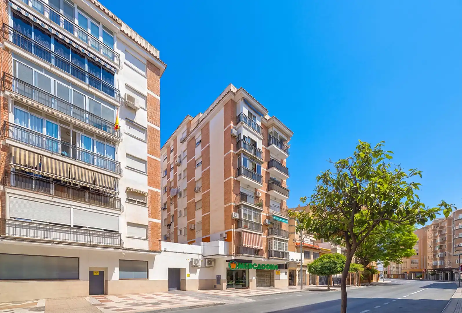 Außenansicht von Wohnung zum Verkauf in Málaga mit Klimaanlage, Heizung und Terrasse