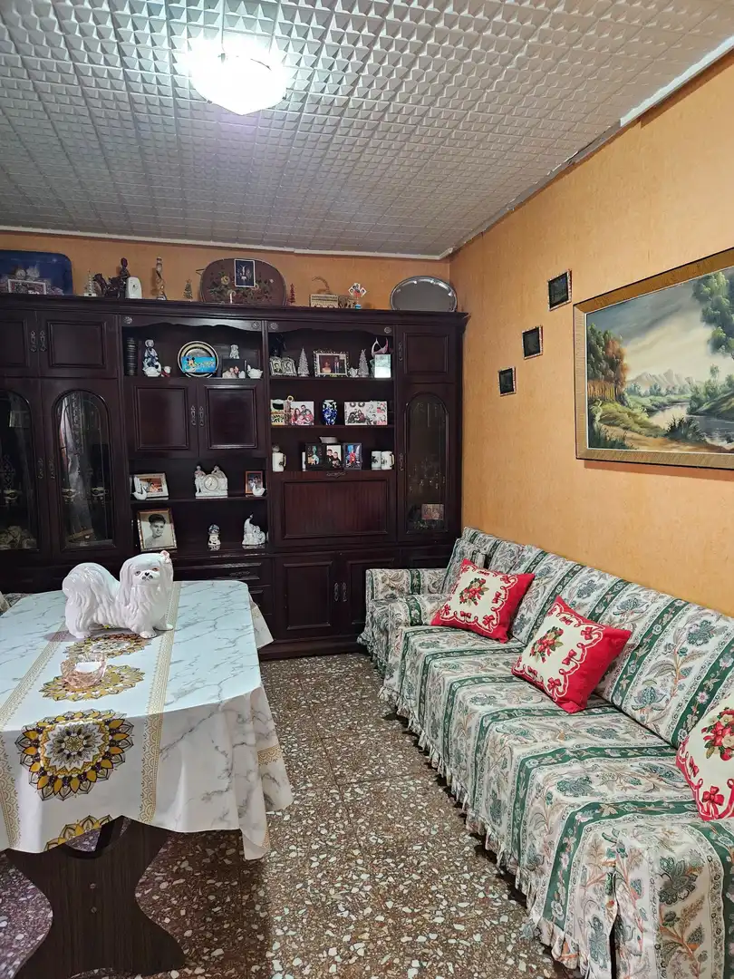 Sala de estar de Casa adosada en venta en Monóvar  / Monòver con Aire acondicionado, Calefacción y Jardín privado