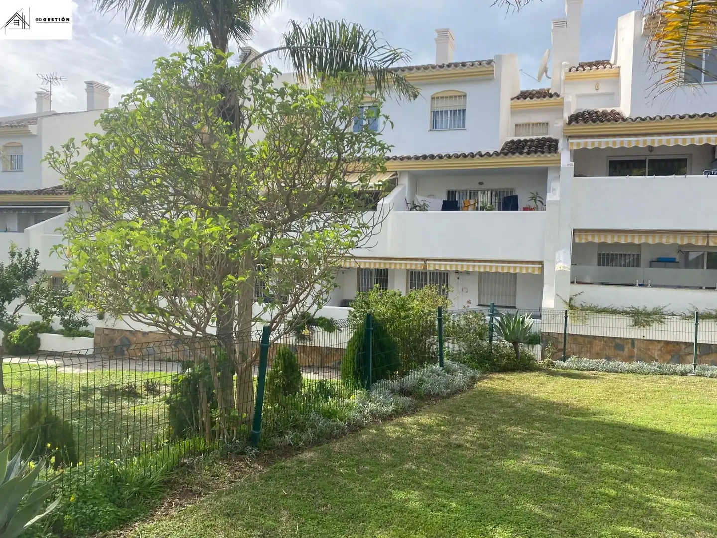 Außenansicht von Maisonette zum Verkauf in Mijas mit Klimaanlage, Heizung und Terrasse