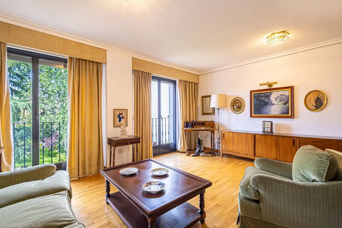 Flat with lift for sale in Chamberí