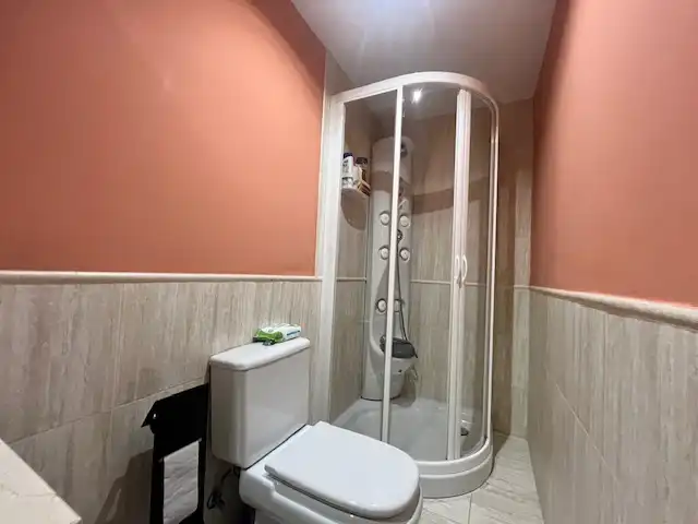 Badezimmer von Wohnung zur Miete in Ojén mit Klimaanlage, Heizung und Terrasse