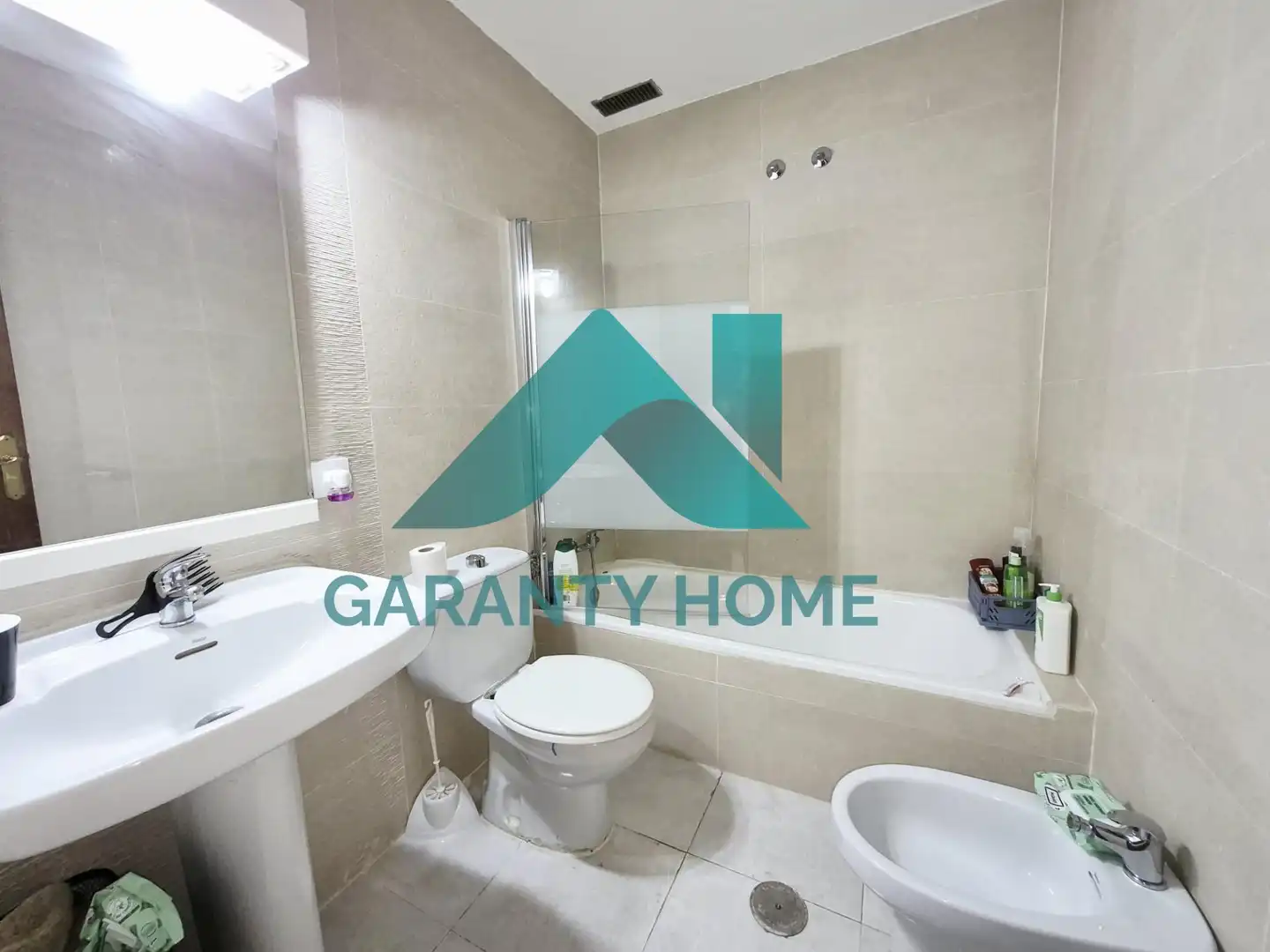 Bathroom of Flat for rent in Cáceres  with Heating, Terrace and Furnished