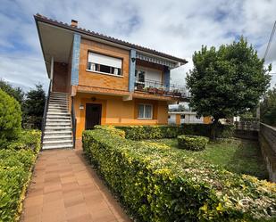 Vista exterior de Casa o xalet en venda en Bárcena de Cicero amb Calefacció, Jardí privat i Terrassa