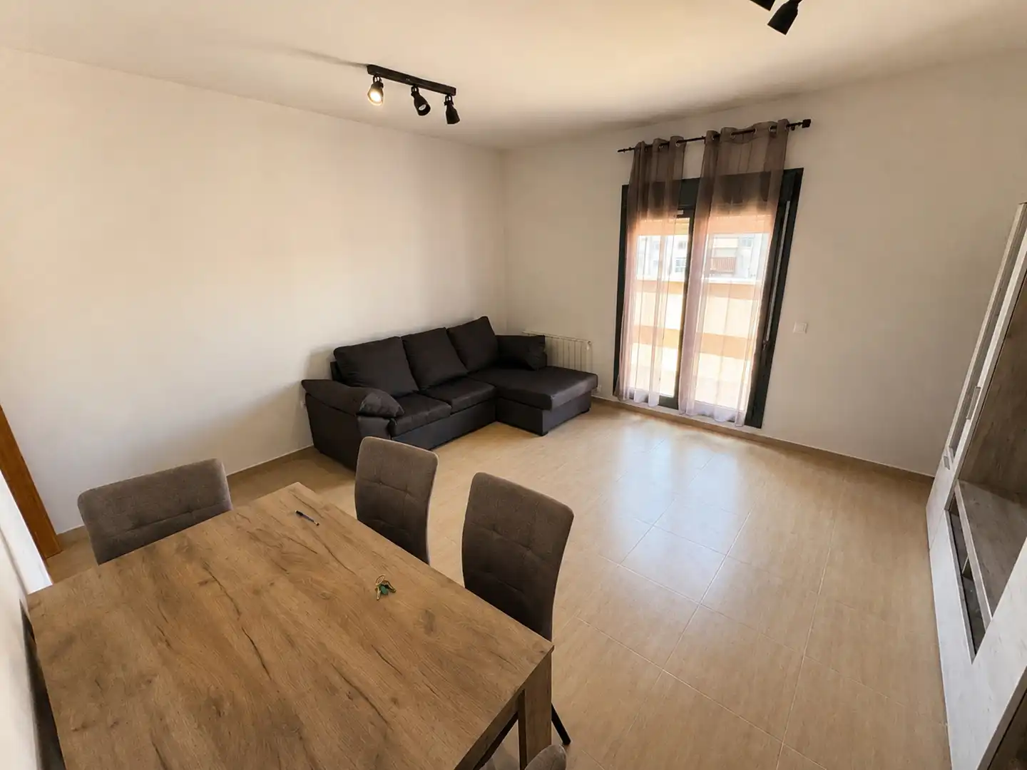 Sala d'estar de Àtic en venda en Tomelloso amb Terrassa i Moblat