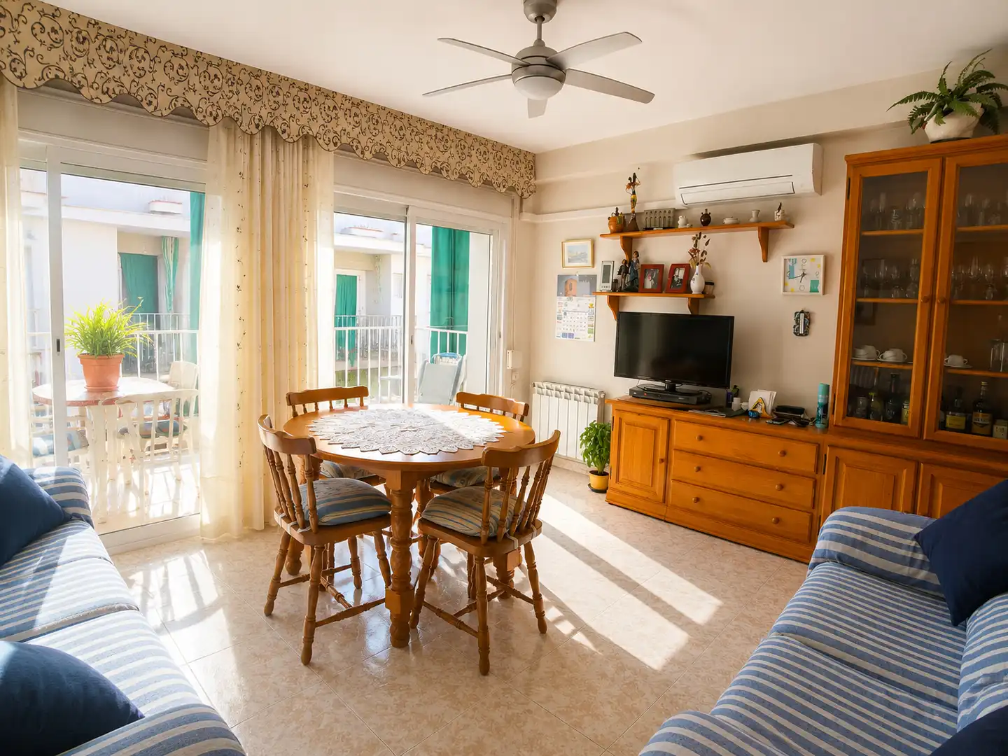 Living room of Flat for sale in Calafell  with Air Conditioner, Heating and Balcony