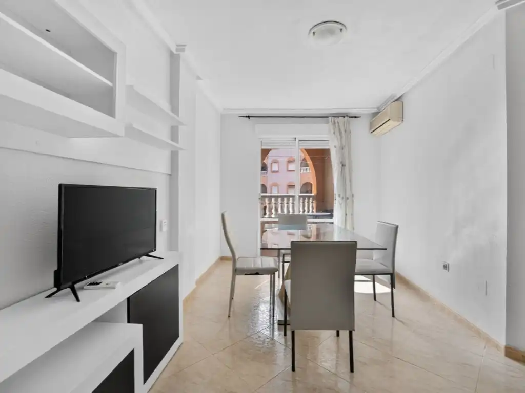 Sala d'estar de Apartament en venda en Torrevieja amb Piscina comunitària