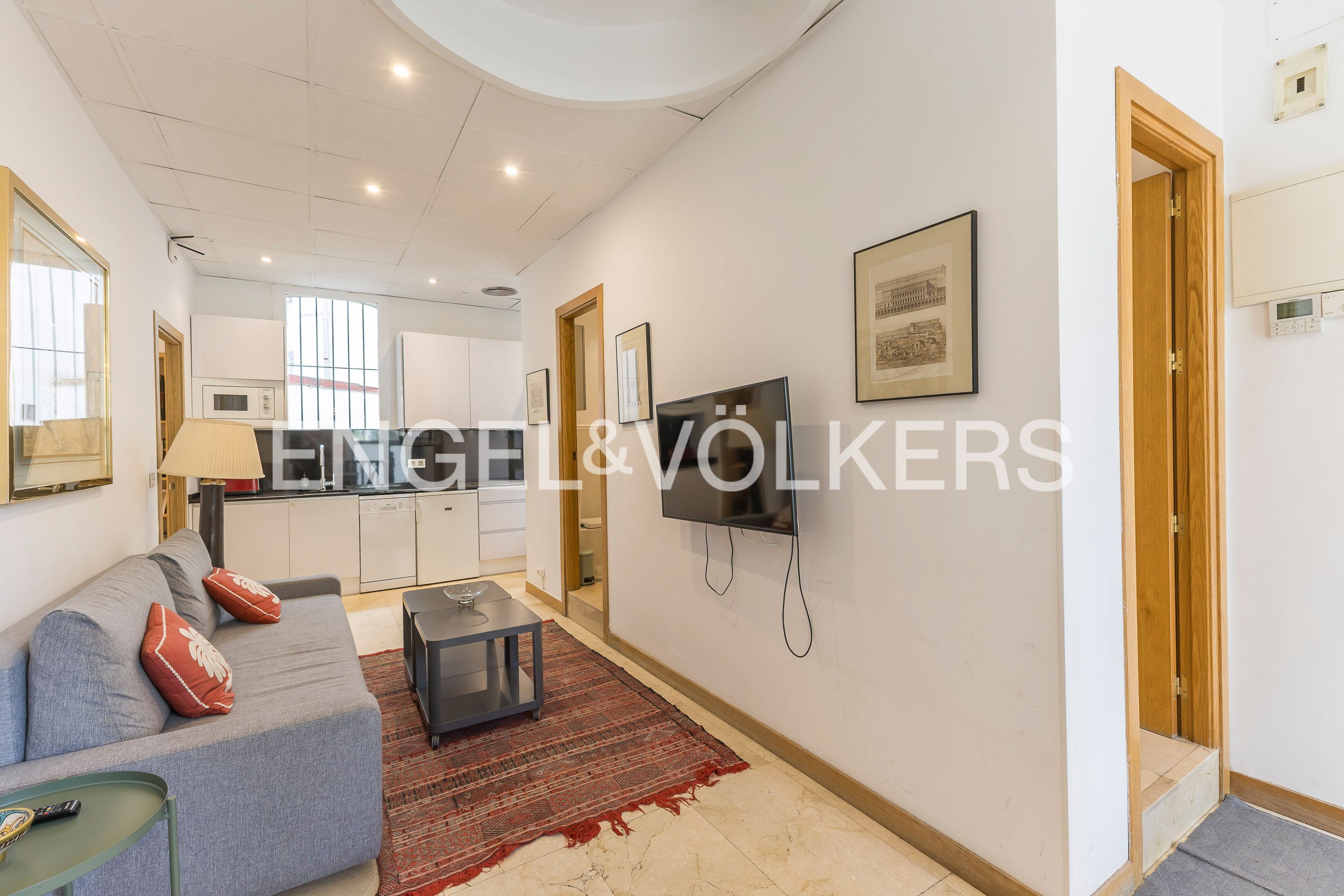 Sala d'estar de Apartament de lloguer en  Madrid Capital amb Aire condicionat, Calefacció i Moblat
