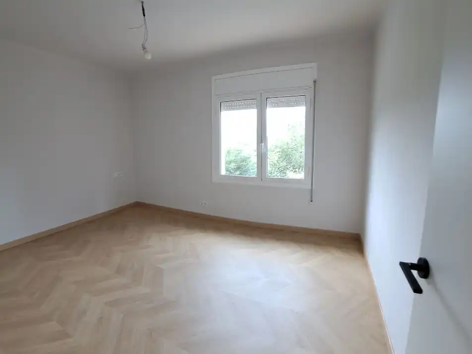 Bedroom of Houses for sale in Banyoles  with Air Conditioner, Terrace and Swimming Pool