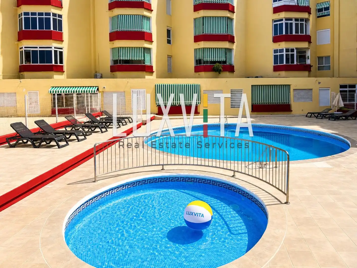 Piscina de Apartamento en venta en Adeje con Amueblado y Piscina comunitaria