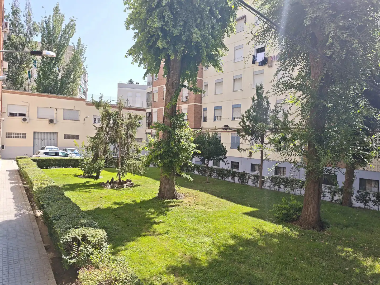 Vista exterior de Piso en venta en Madrid con Calefacción y Amueblado