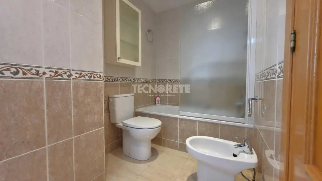 Baño de Piso en venta en Guadalajara con Calefacción y Terraza