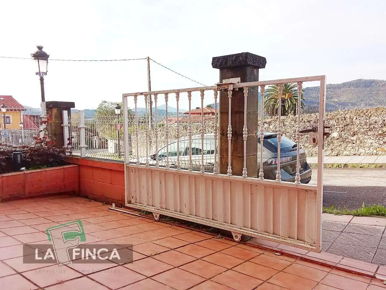 Vista exterior de Casa o xalet en venda en Soto del Barco amb Calefacció, Parquet i Terrassa