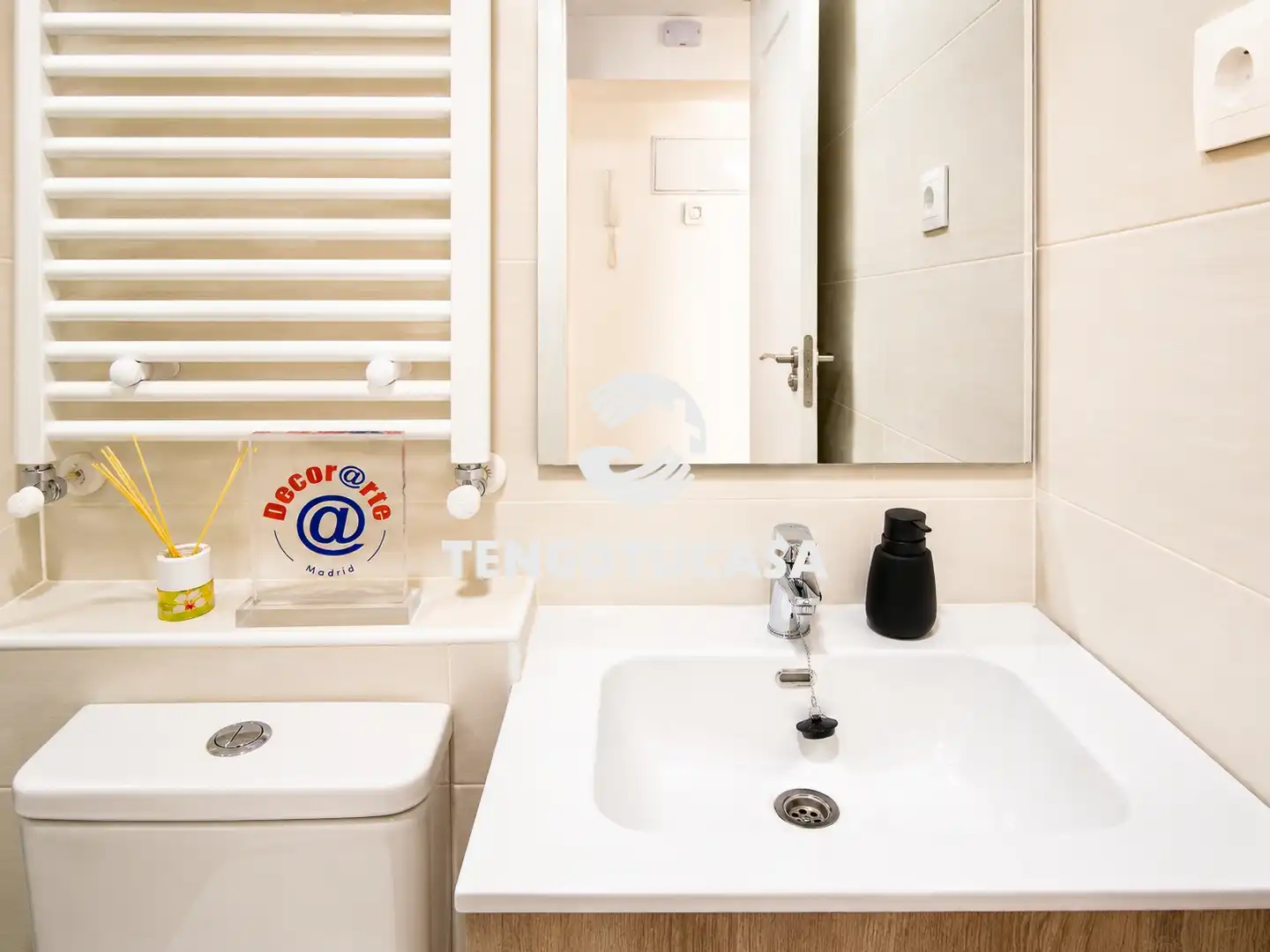 Bathroom of Flat for sale in Madrid  with Air Conditioner, Furnished and Oven