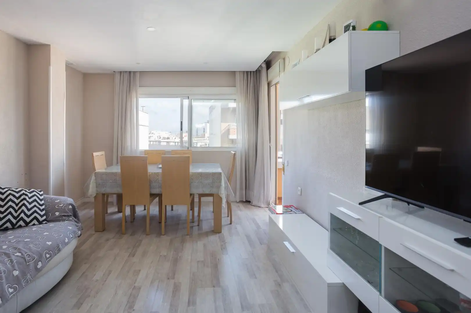 Comedor de Piso en venta en Gandia con Aire acondicionado, Amueblado y Balcón