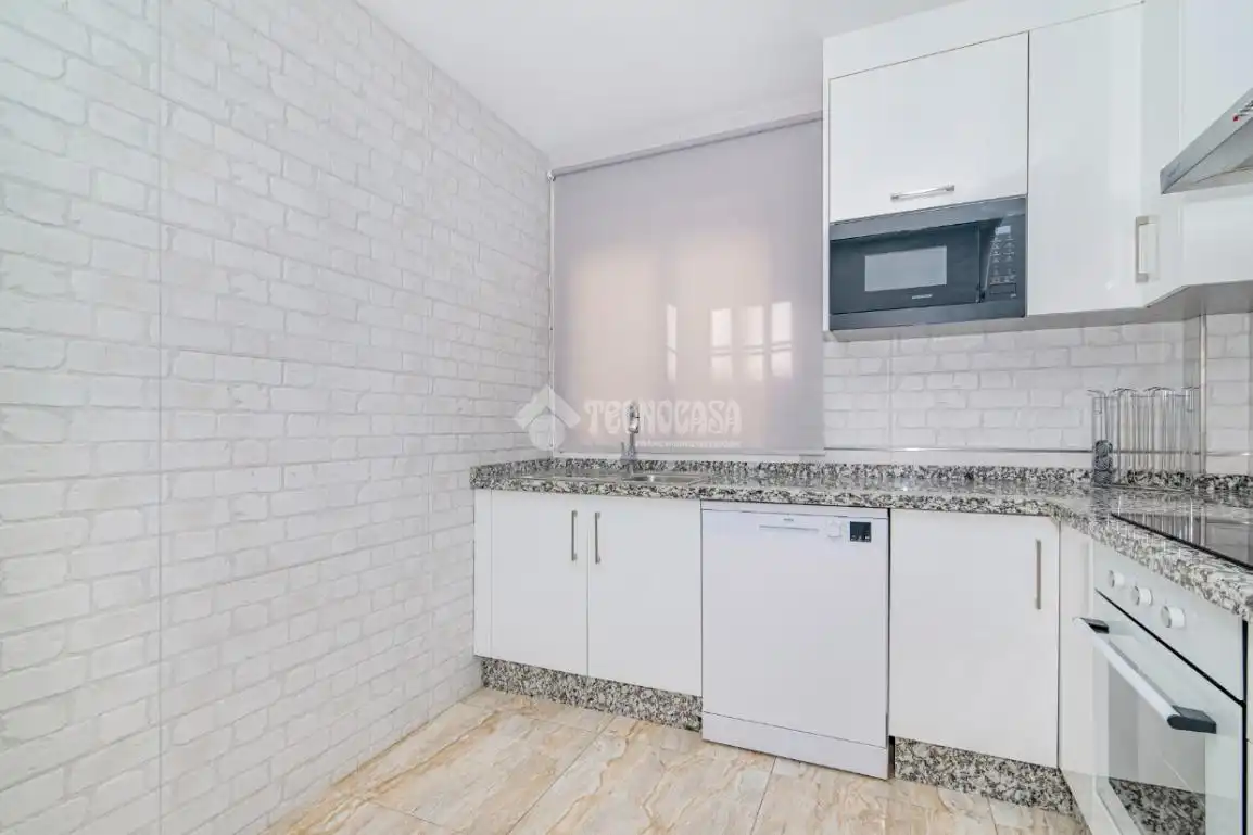 Kitchen of Flat for sale in Lucena  with Air Conditioner
