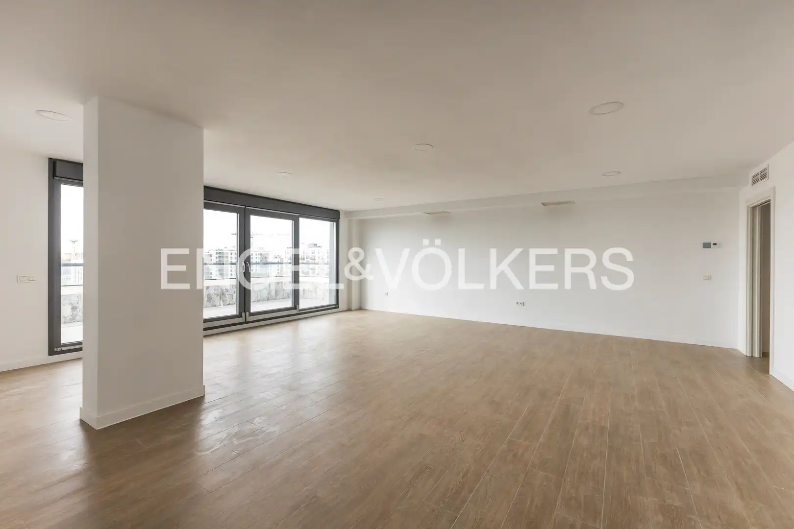 Living room of Flat for rent in Madrid  with Air Conditioner, Heating and Terrace