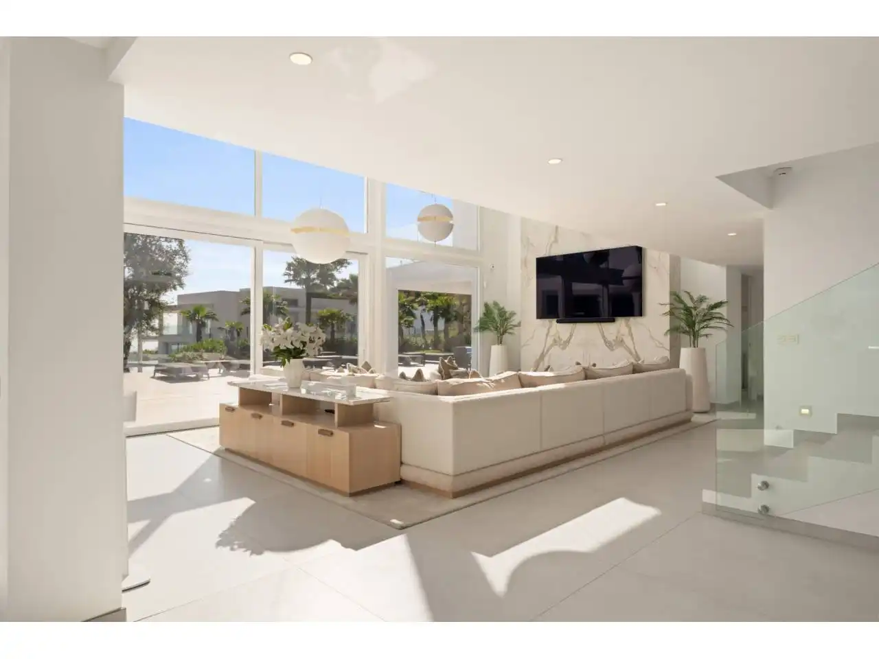 Sala de estar de Casa o chalet en venta en Ojén con Aire acondicionado, Calefacción y Jardín privado