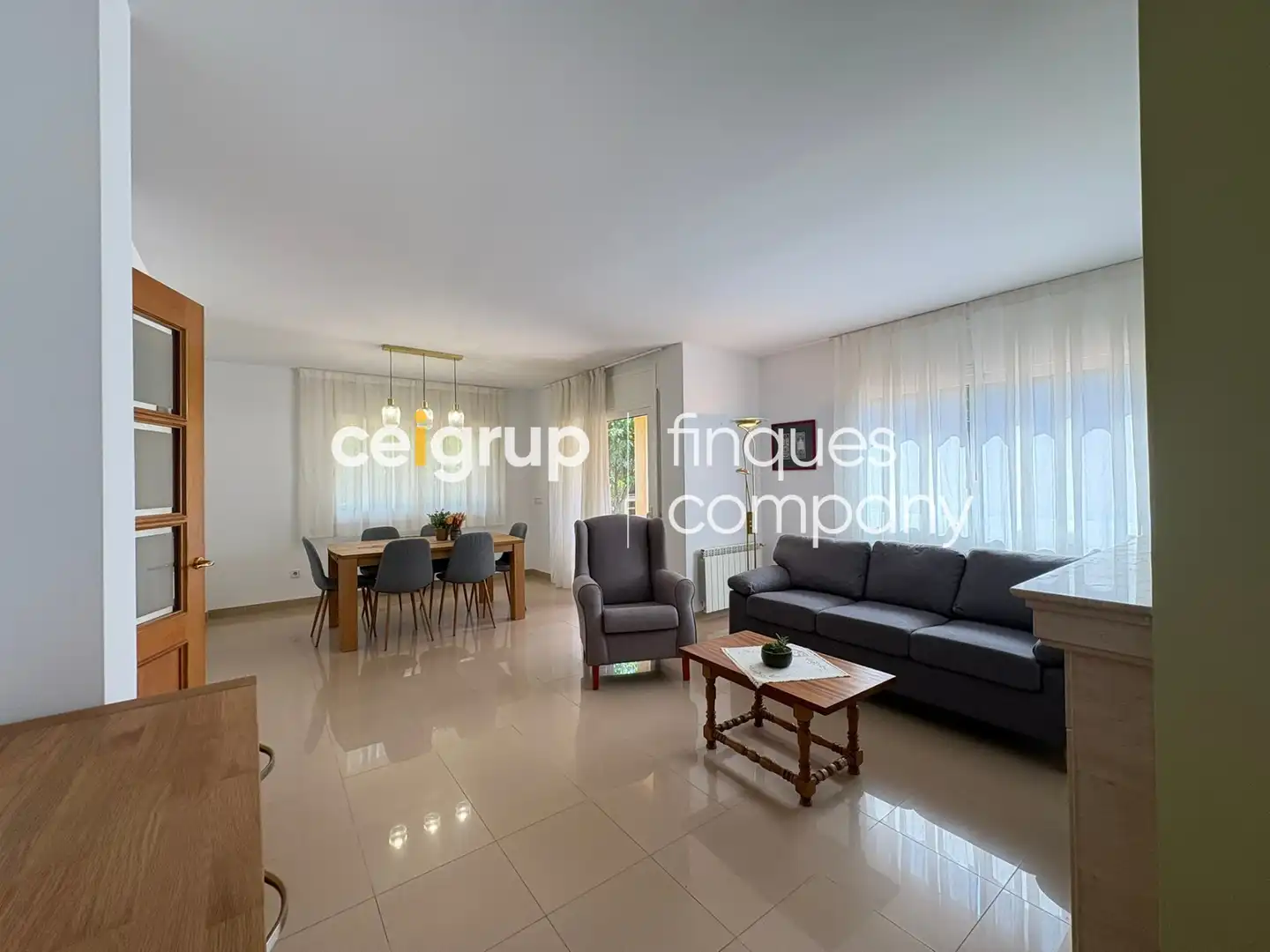 Sala de estar de Casa o chalet de alquiler en Girona con Calefacción, Terraza y Piscina
