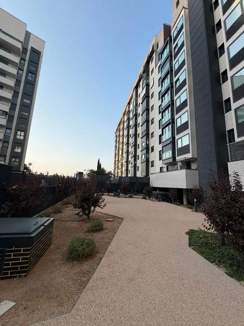Exterior view of Flat for rent in Madrid  with Heating, Terrace and Storage room
