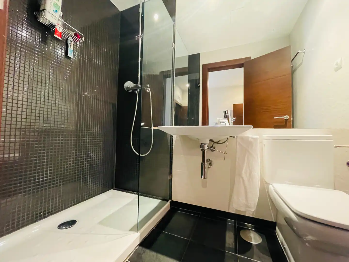 Baño de Casa o chalet en venta en Los Yébenes con Aire acondicionado, Calefacción y Jardín privado