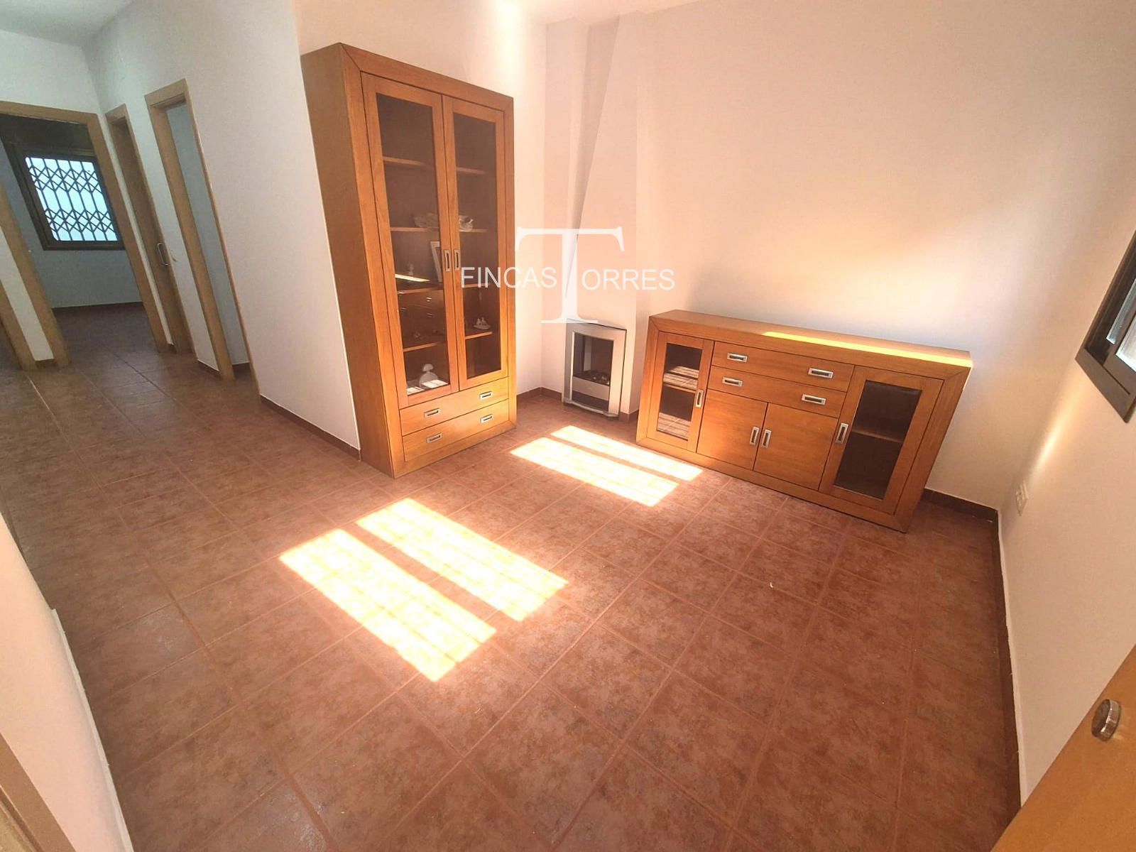 Sala d'estar de Casa o xalet en venda en Viladecans amb Aire condicionat, Terrassa i Moblat