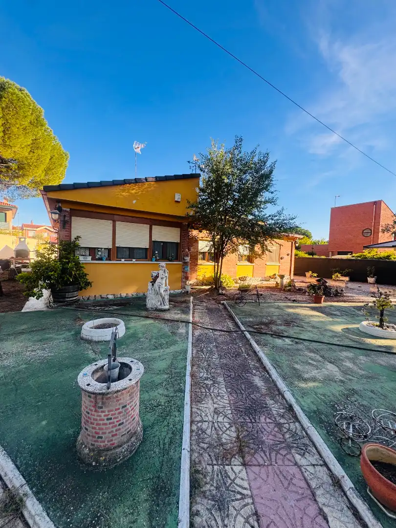 Chalet con piscina en venta en Carretera Aldeamayor