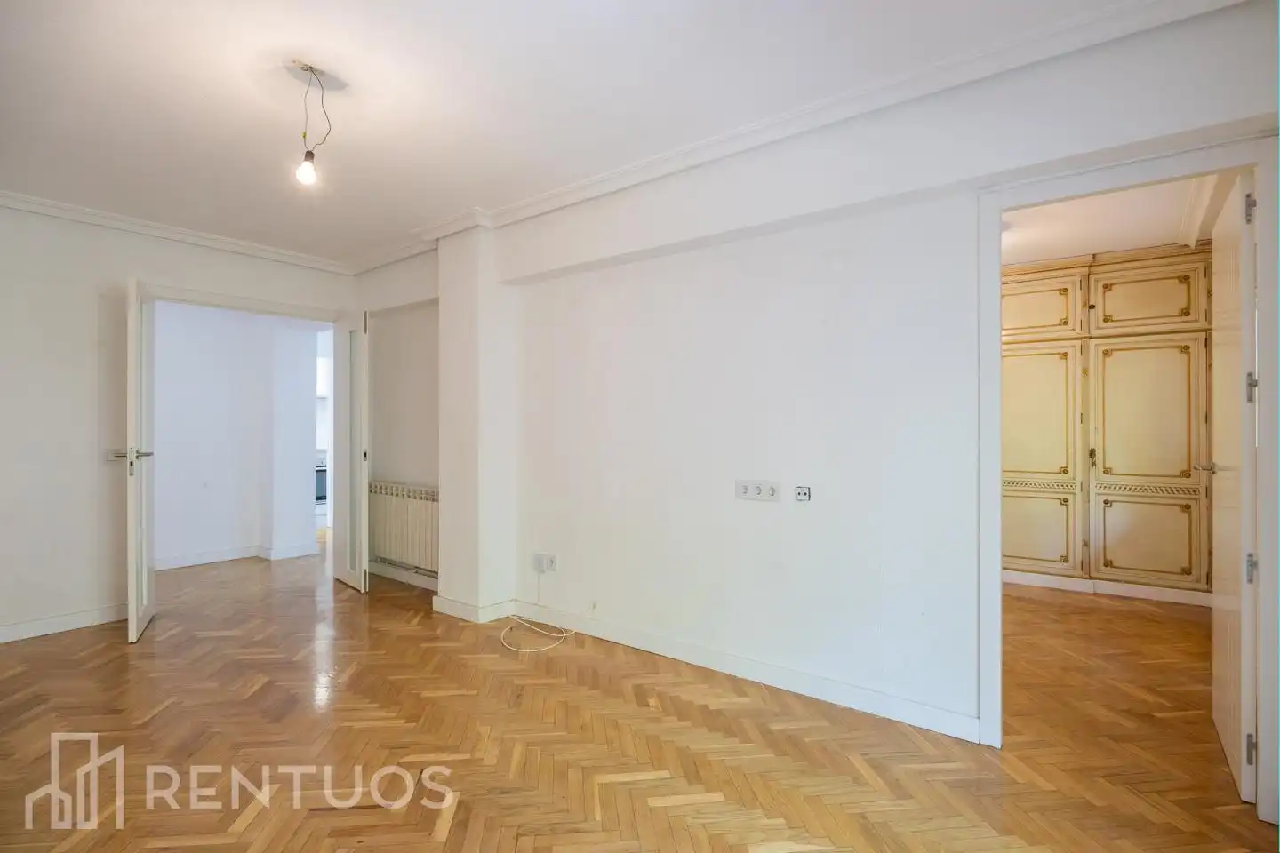 Flat for rent in Calle Parque de Cabañeros, Parque Lisboa - La Paz